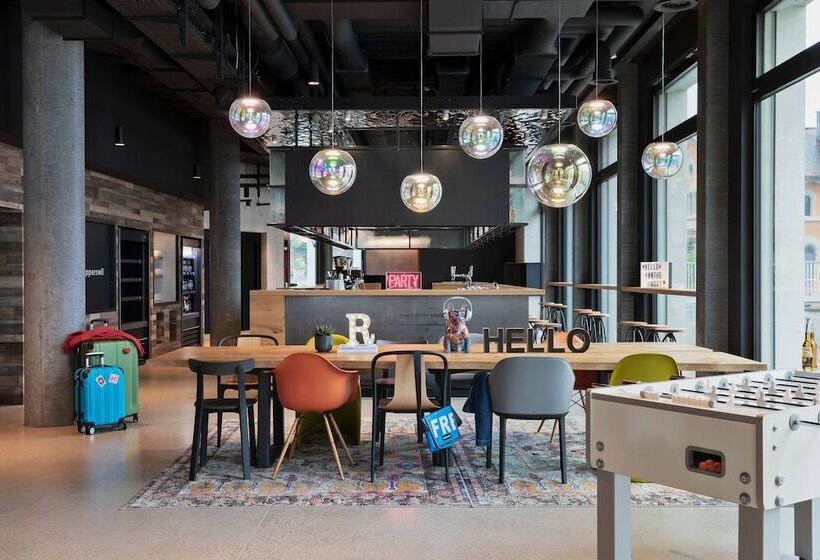 酒店 Moxy Rapperswil