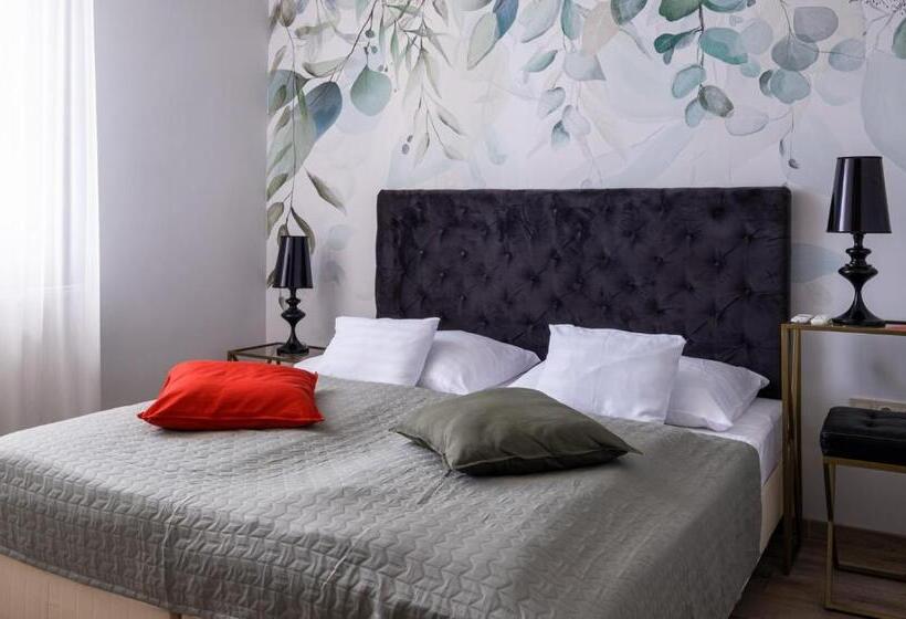 ホテル Neptun Badacsony