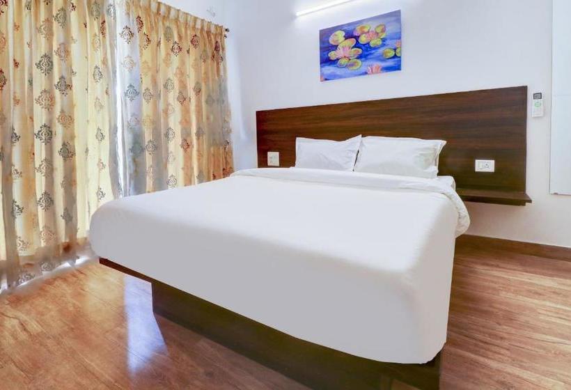 Отель Oyo 80204 Collection O Villa Do Flor