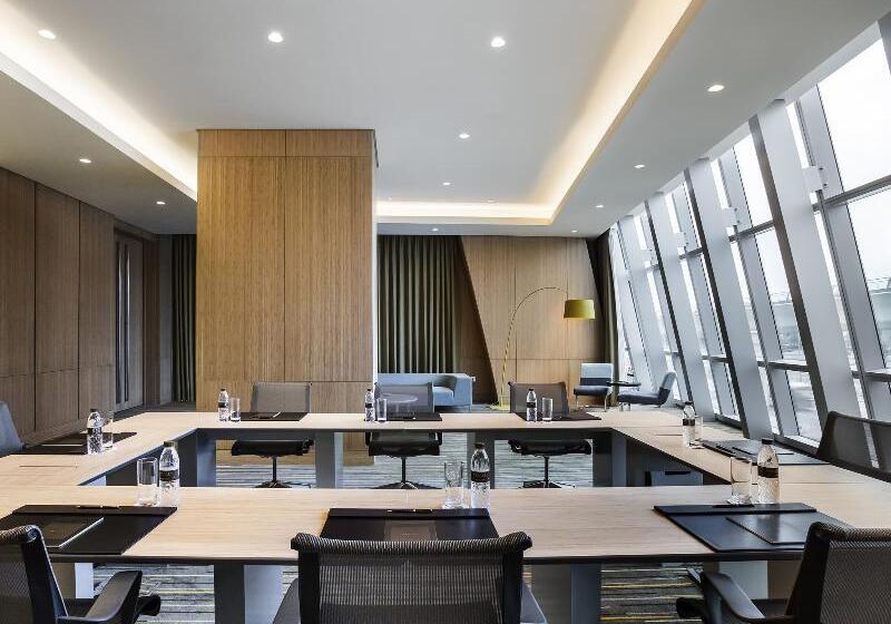 هتل Sofitel Adelaide