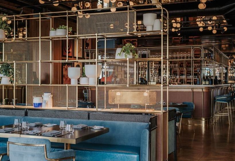 هتل Sofitel Adelaide