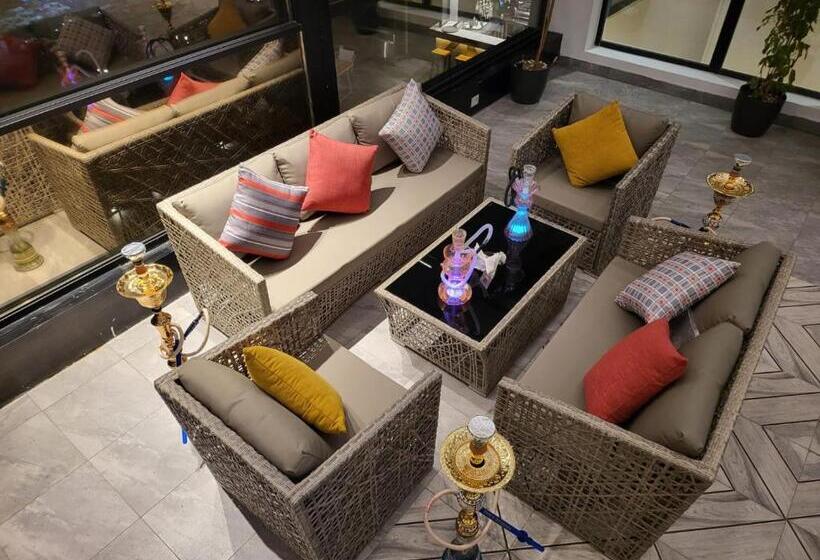 هتل Velar Inn