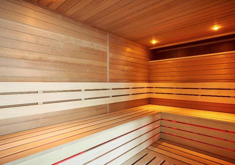 Novotel Cambridge North