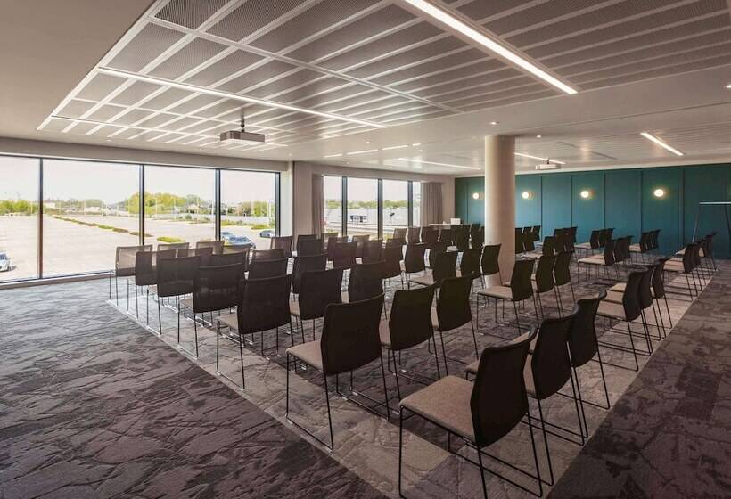 Novotel Cambridge North