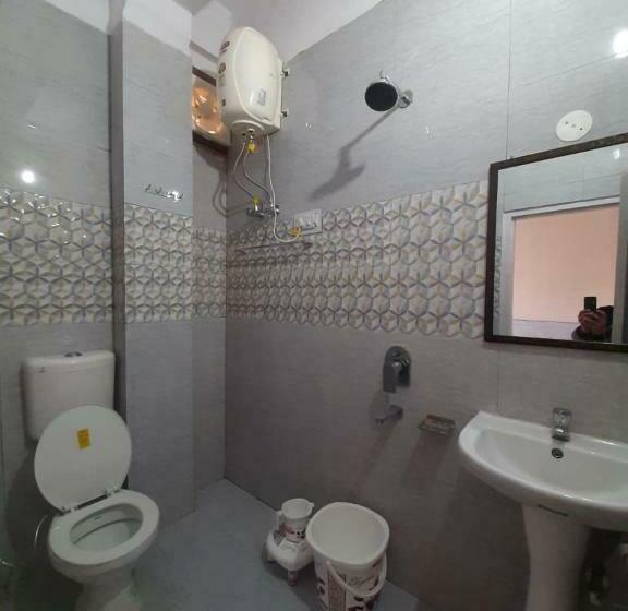 بنسيون City Crown Guest House