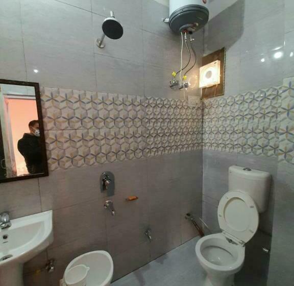 بنسيون City Crown Guest House