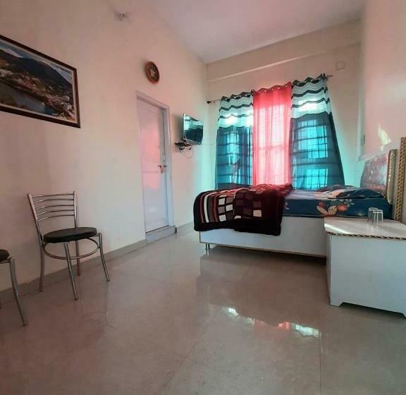 بنسيون City Crown Guest House