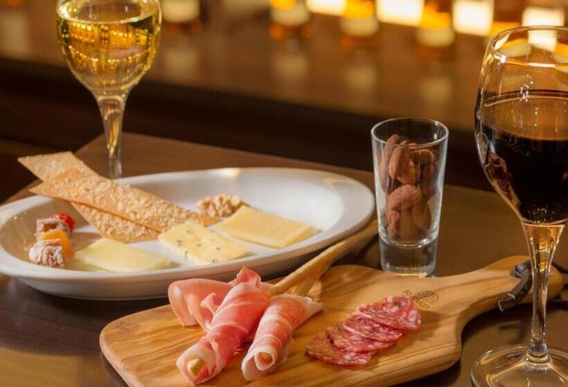 Art Hotel Hirosaki City