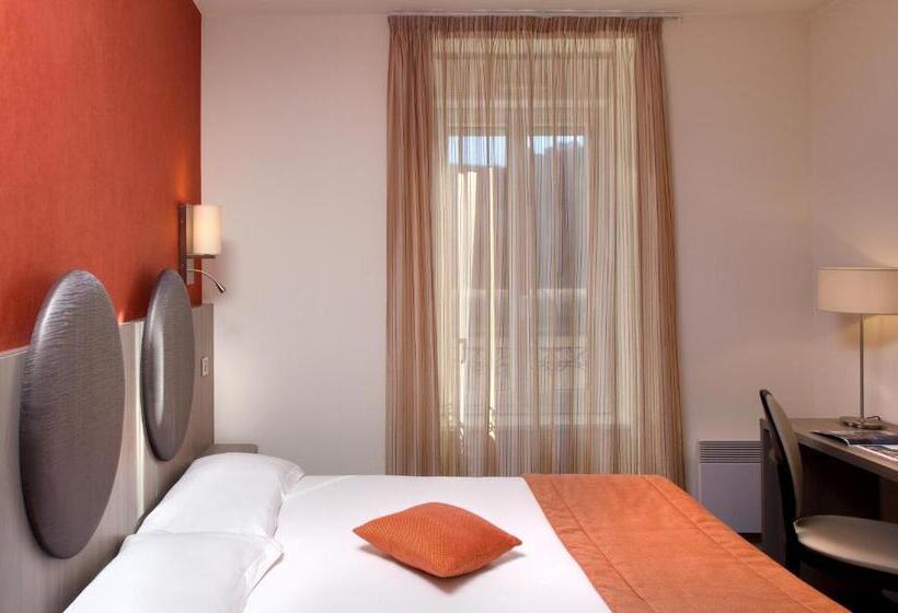 호텔 Arverna Vichy Clt