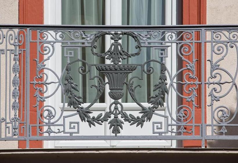 호텔 Arverna Vichy Clt