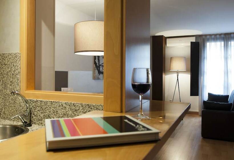 Aspasios Plaza Real Apartments