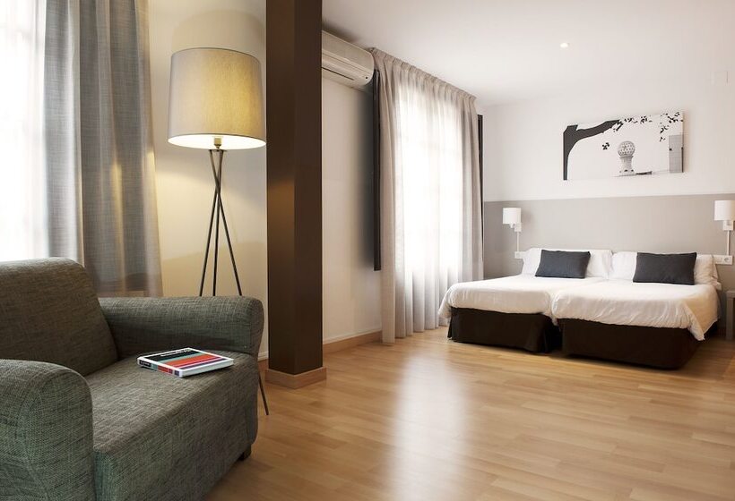 Aspasios Plaza Real Apartments