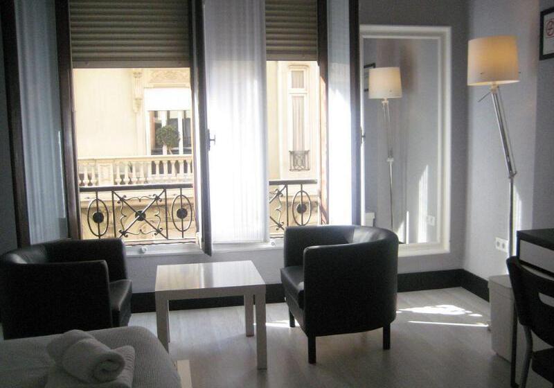 مبيت وإفطار Hi Valencia Canovas