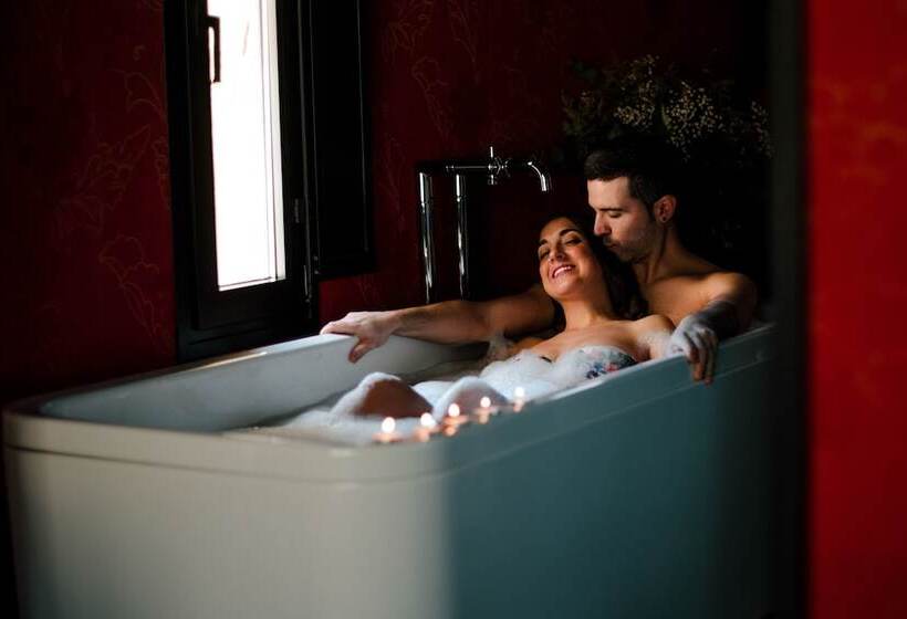 Ellauri Hotel   Adults Only