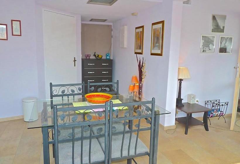 Lovely Modern Top Floor Apartment In Central Cannes Just A Short Walk From The Beaches And The Palai