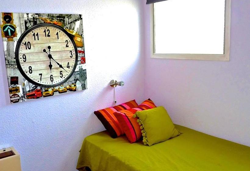 Lovely Modern Top Floor Apartment In Central Cannes Just A Short Walk From The Beaches And The Palai