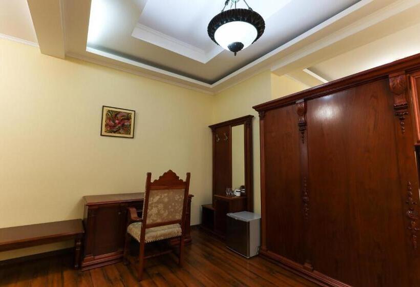 בית מלון כפרי Aeetes Palace