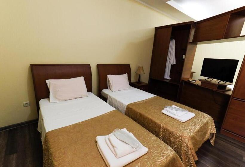 בית מלון כפרי Aeetes Palace