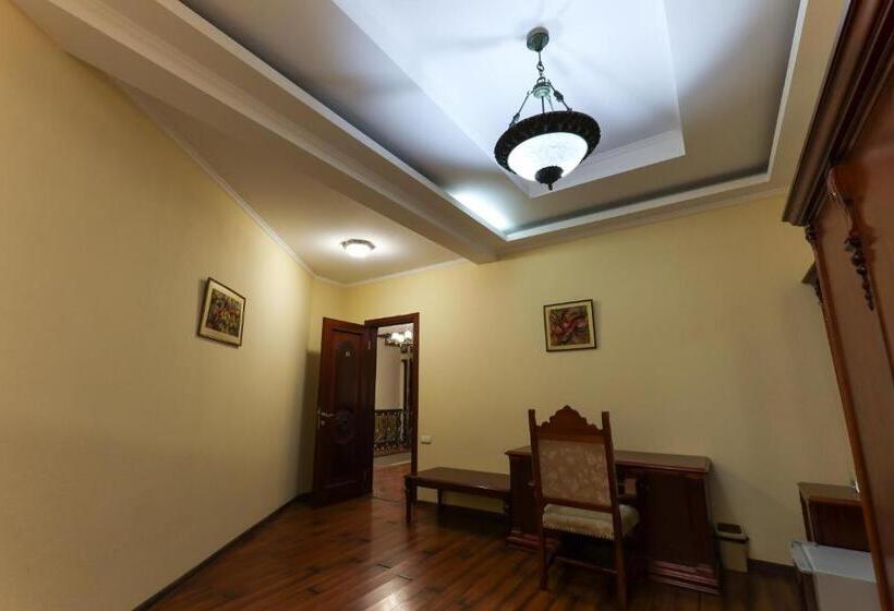 בית מלון כפרי Aeetes Palace