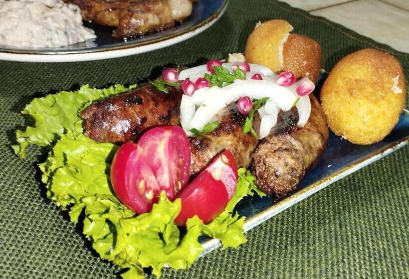 בית מלון כפרי Aeetes Palace