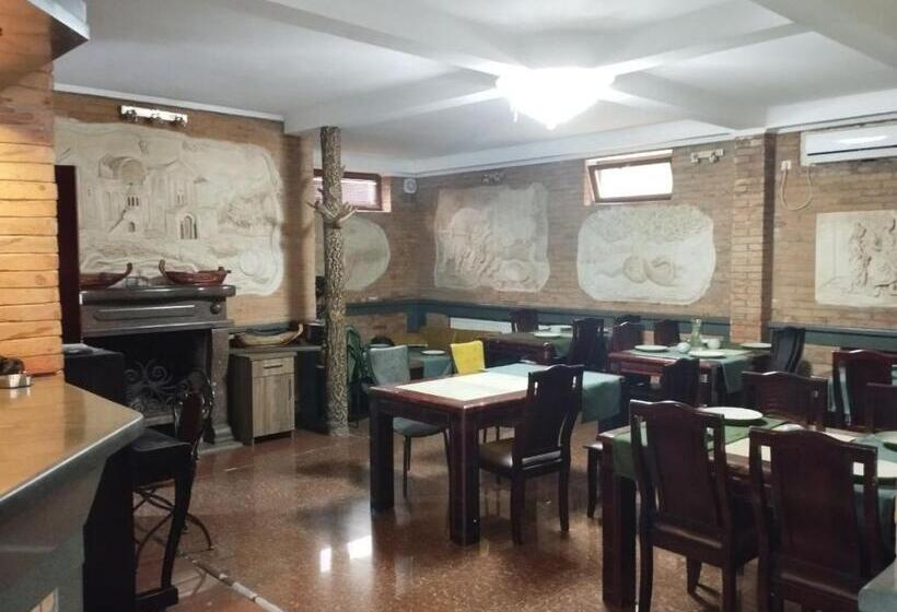 בית מלון כפרי Aeetes Palace