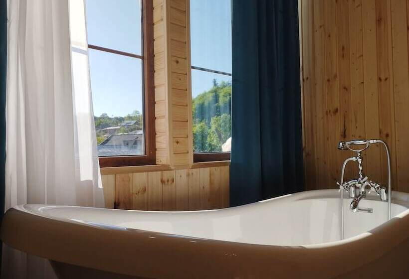 בית מלון כפרי Aeetes Palace