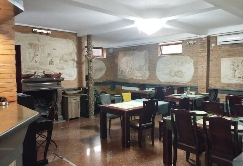 בית מלון כפרי Aeetes Palace