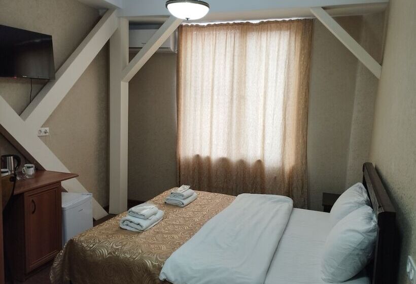 בית מלון כפרי Aeetes Palace