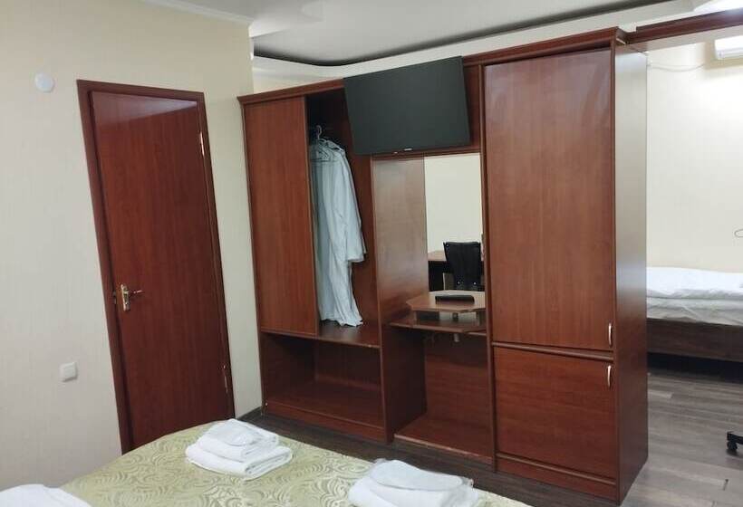 בית מלון כפרי Aeetes Palace