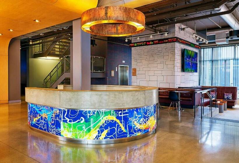 בית מלון כפרי Aloft Chicago O'Hare