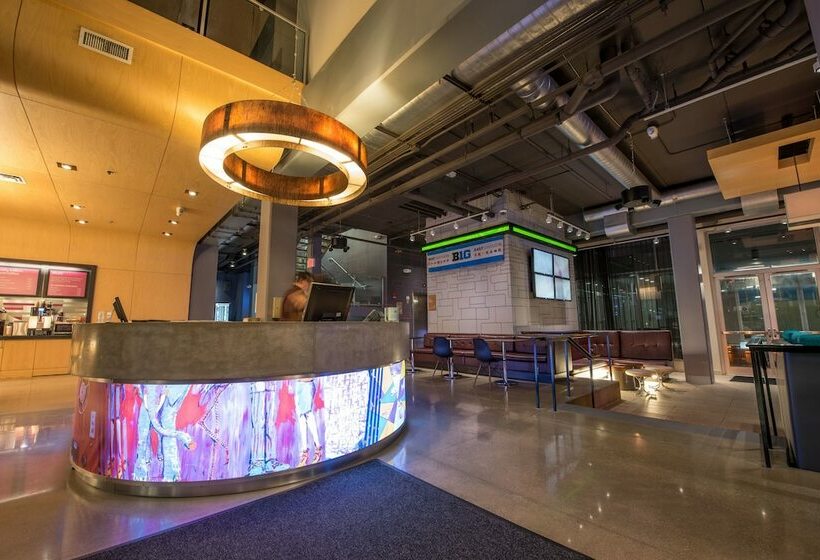 בית מלון כפרי Aloft Chicago O'Hare