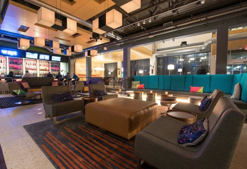 בית מלון כפרי Aloft Chicago O'Hare