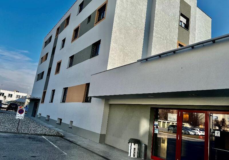 فندق Arion Airport