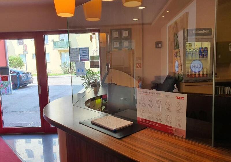 فندق Arion Airport