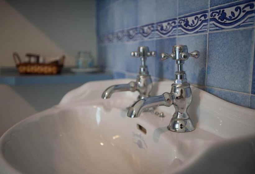 בית מלון כפרי Ariston