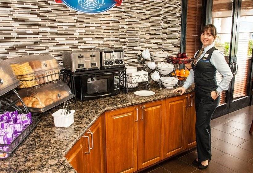 فندق Spark By Hilton Miami Doral