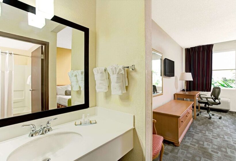 فندق Spark By Hilton Miami Doral