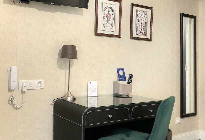 Отель Best Western Hôtel Brittany La Baule Centre & Plages