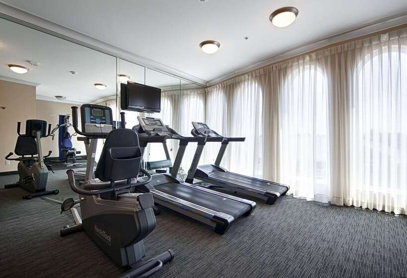 فندق Best Western Plus Avita Suites