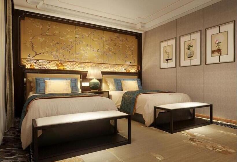 هتل Beverly Plaza