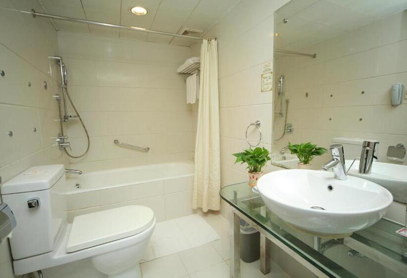 هتل Beverly Plaza