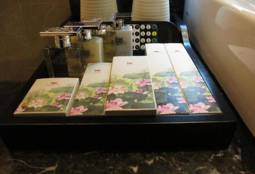 هتل Beverly Plaza