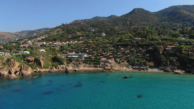 호텔 Calanica Resort