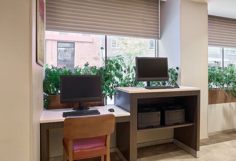 호텔 Candlewood Suites Nyc  Times Square, An Ihg