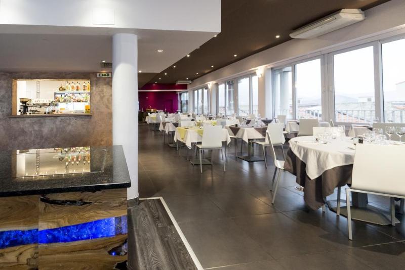 Отель Côté Thalasso Hôtel & Spa Marin