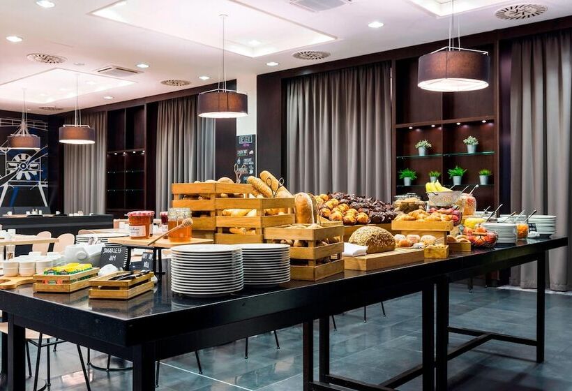 فندق Courtyard By Marriott Prague Airport