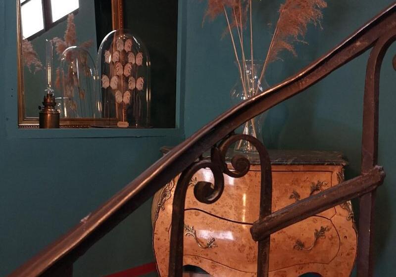 هتل De L Amphitheatre