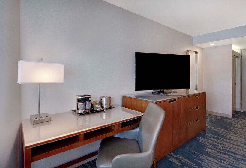 هتل Doubletree By Hilton Lax El Segundo
