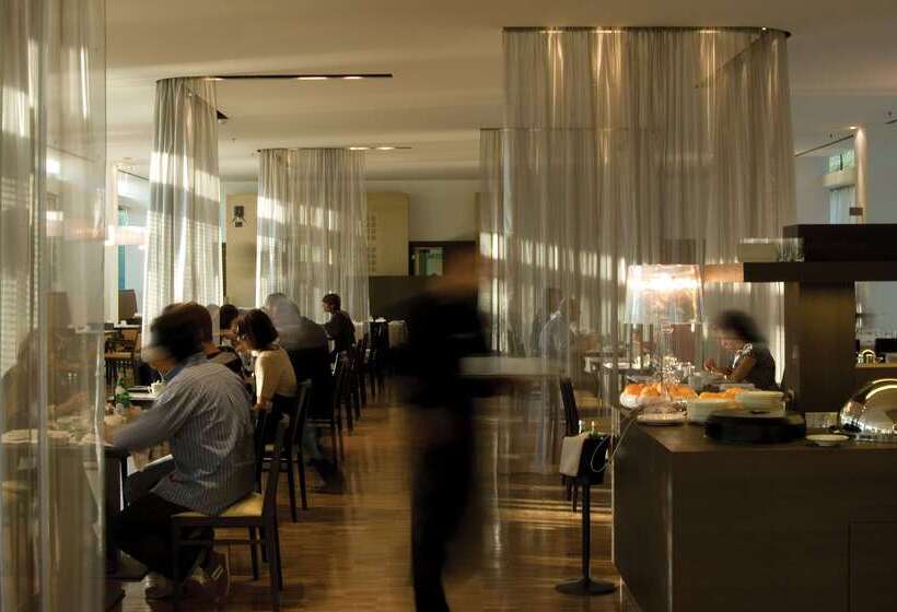 هتل Doubletree By Hilton Milan