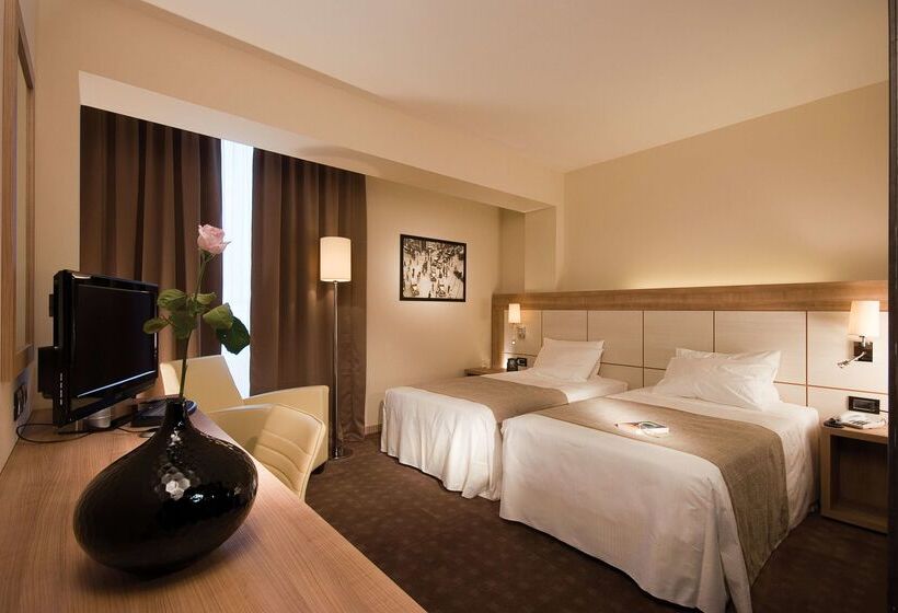 هتل Doubletree By Hilton Milan